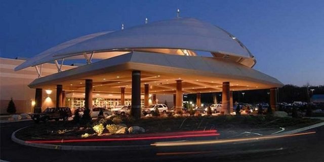 Hotel in Lincoln near Twin River Casino is far behind its opening schedule 